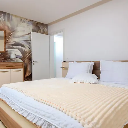 Apartamento Oasis Deluxe *